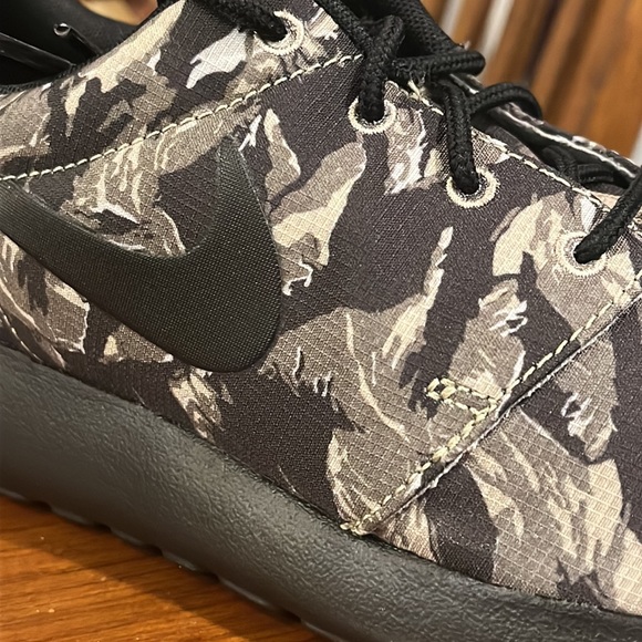 Nike Rosherun Print Jungle Camo shoes sneakers new 655206 022 Mens Size 11 - Picture 9 of 12